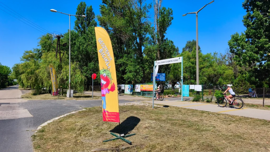 Bejárat a Park Kempingnél